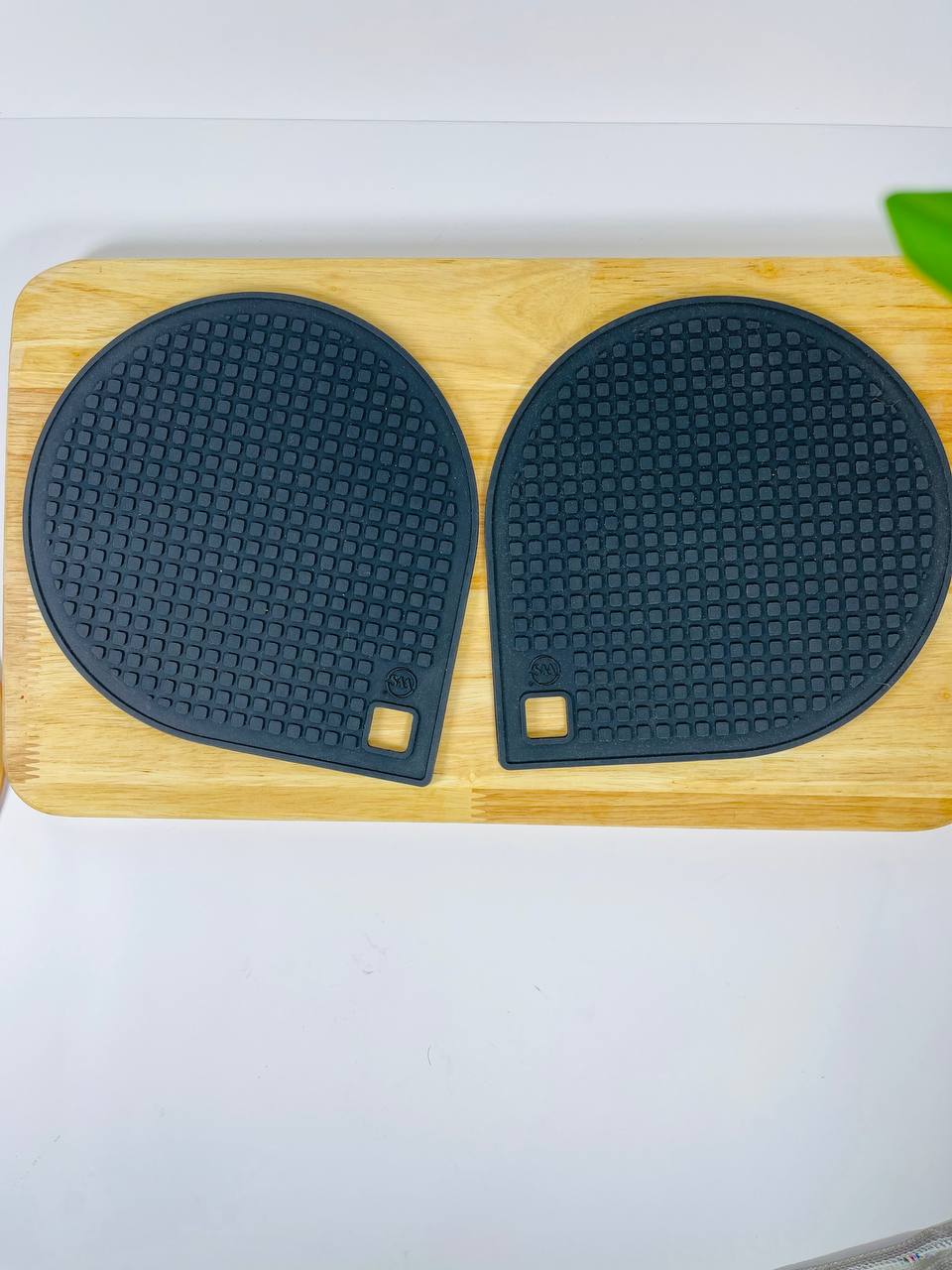 زیر قابلمه سیلیکونی طرح اشکی برند WS با طراحی مدرن و مقاوم در برابر حرارت